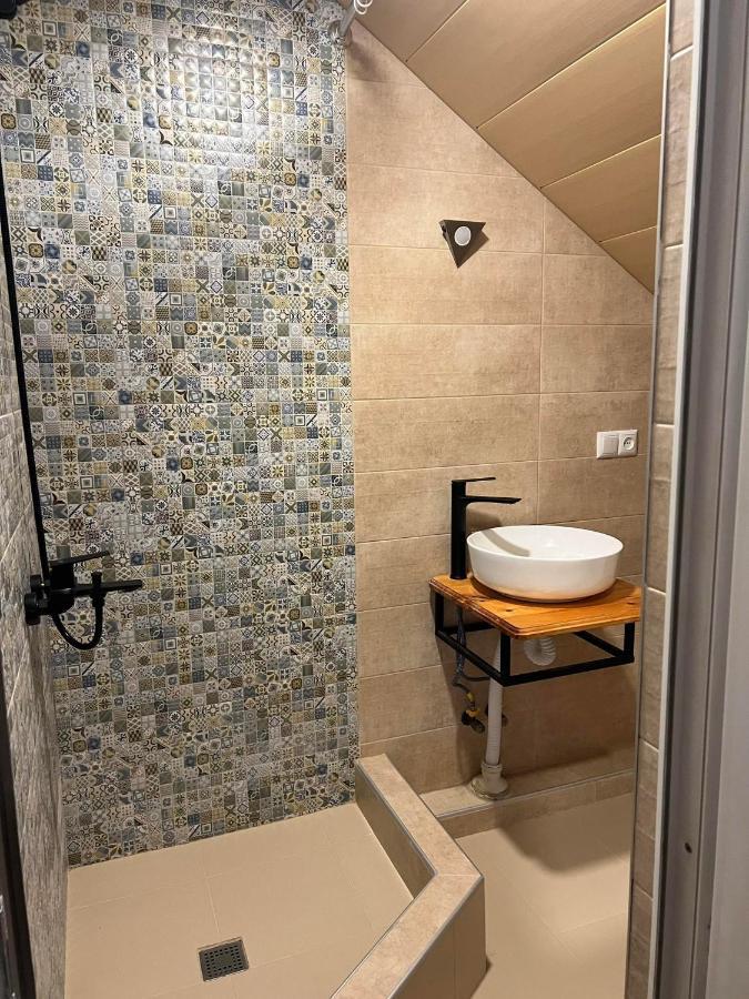 Nino & Irodi'S Guest House Κουτάισι Εξωτερικό φωτογραφία