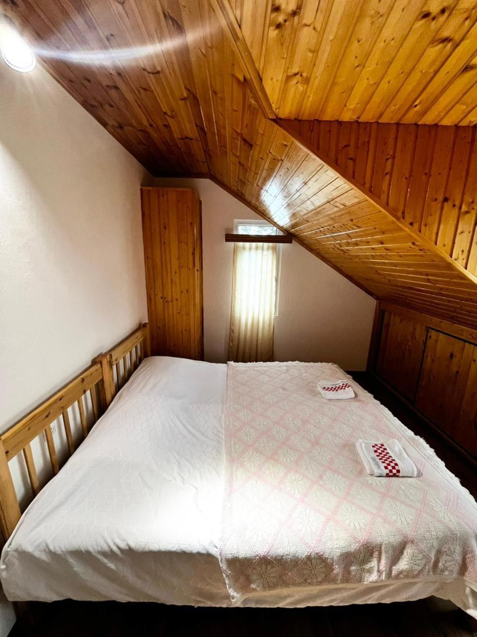 Nino & Irodi'S Guest House Κουτάισι Εξωτερικό φωτογραφία